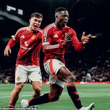 Kobbie Mainoo's foto in een Tottenham-voetbalshirts veroorzaakte controverse